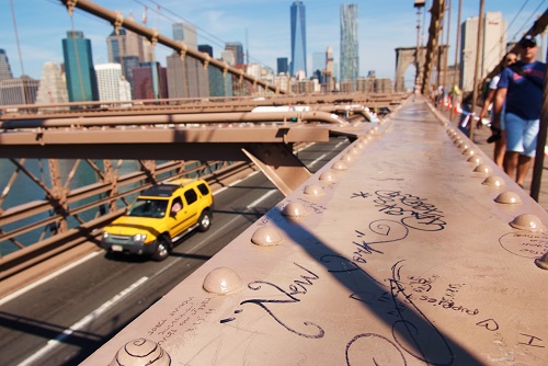 taxi en brooklyn bridge