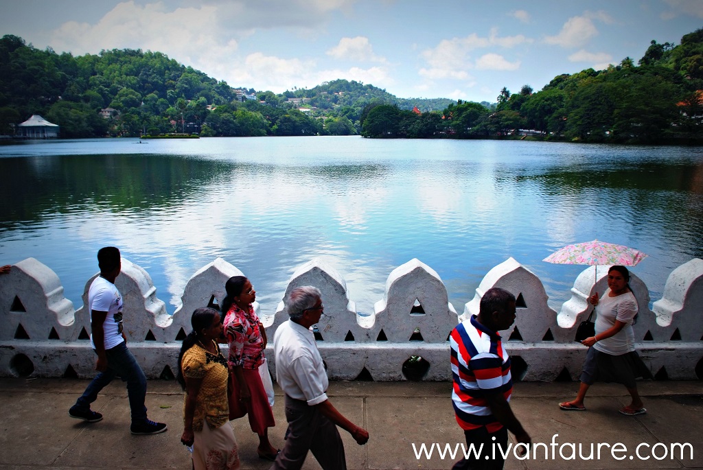 lago en la ciudad de kandy sri lanka